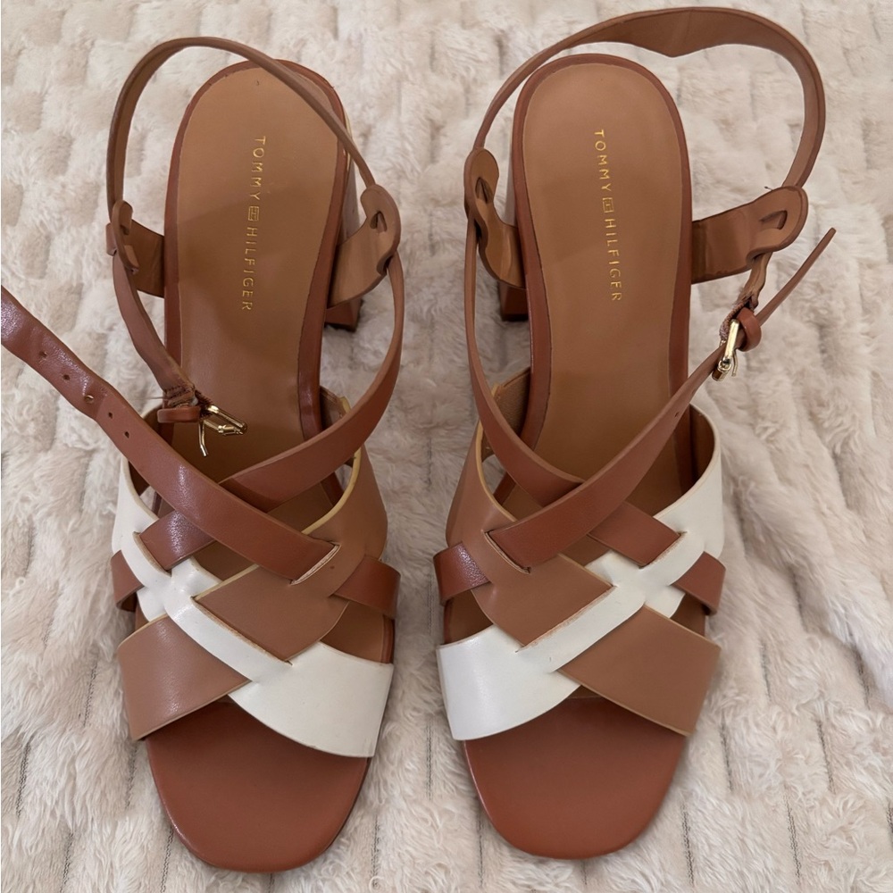 Tommy Hilfiger Women's Tan and Cream Sandals